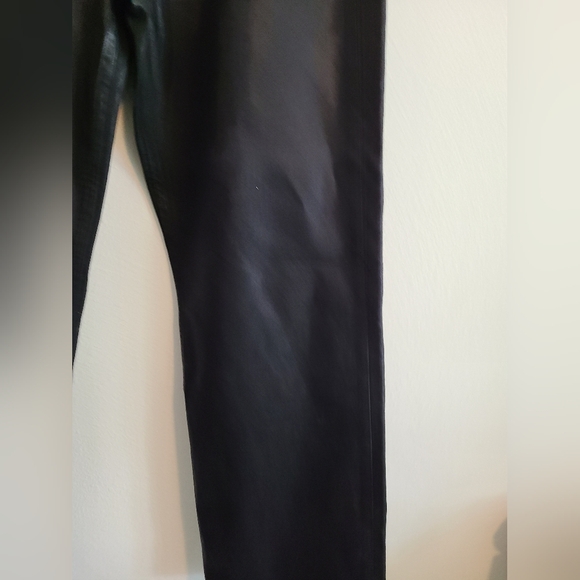 Hudson Womans Coated Black Jeans. Size 30 - Picture 2 of 6